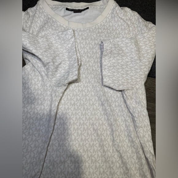 Michael Kors Men's Cream Patterned Tee - Picture 9 of 12